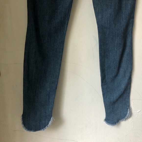 FRAME Women’s Mid Wash 9 inches Rise Frayed Hem Distressed Jeans Size 28 - Picture 6 of 15